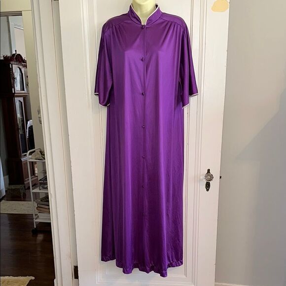 Vintage Vanity Fair purple nylon long button front short sleeve collarless robe - Picture 1 of 9